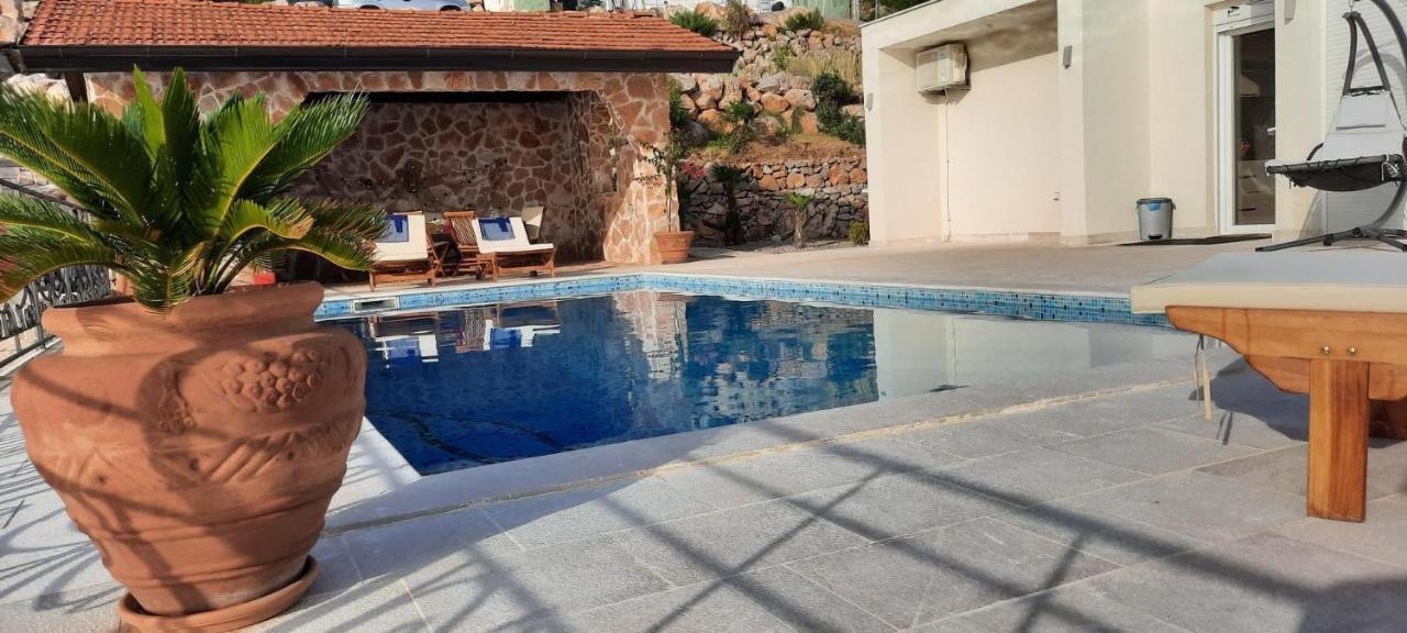 Nerin Villa *